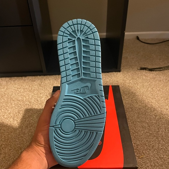 (Sold) AIR JORDAN 1 RETRO HIGH OG 'UNC’ - Picture 4 of 5